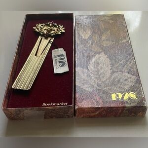 NEW Gold Tone Book Marker